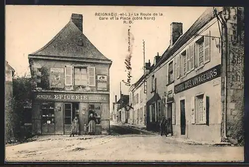 AK Reignac, La Route de la Gare et la Place avec épicerie et hôtel des voyageurs