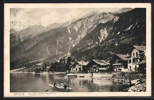 AK Brienz, Alte Dorfpartie mit Ruderboot