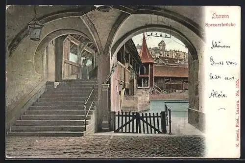 AK Luzern, Spreuerbrücke mit Frau