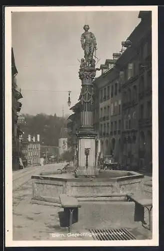 AK Bern, Strassenpartie am Gerechtigkeitsbrunnen