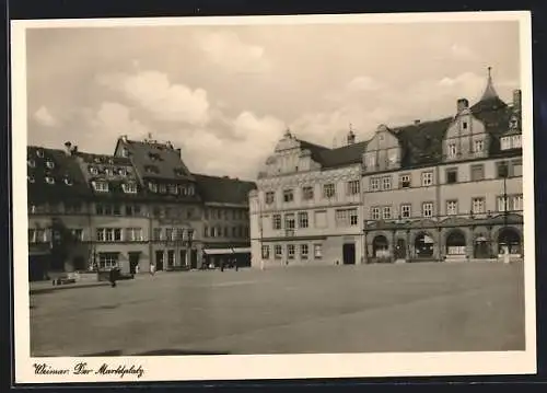 AK Weimar / Thüringen, Marktplatz mit Brunnen