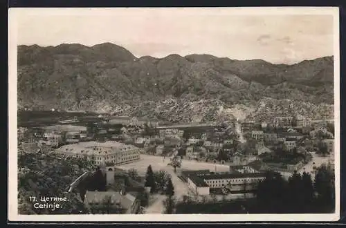 AK Cetinje / Cettigne, Totalansicht der Stadt aus der Vogelschau