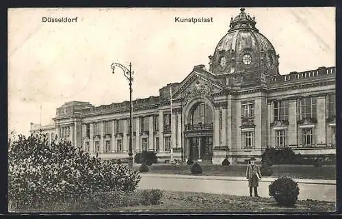 AK Düsseldorf, Strassenpartie am Kunstpalast