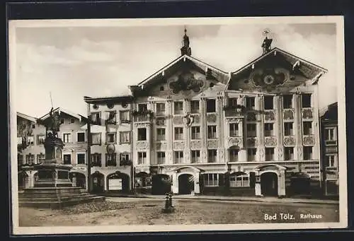 AK Bad Tölz, Rathaus mit Denkmal