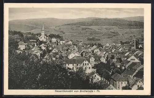 AK Brotterode i. Th., Ortsansicht mit Blick ins Land