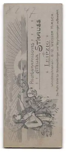 Fotografie Strauss, Leipzig, Windmühlenstr. 8-12, Damenporträt mit Buch
