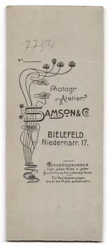 Fotografie Atelier Samson &amp Co., Bielefeld, Niedernstr. 17, Elegante Dame in Rüschenkleid