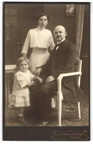 Fotografie Hermann Hoppe, Achim, Alter Markt, Porträt einer Familie