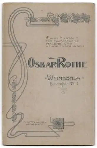 Fotografie Oskar Rothe, Weinböhla, Bahnhofstrasse Nr. 1, Eleganter Herr mit Anzug