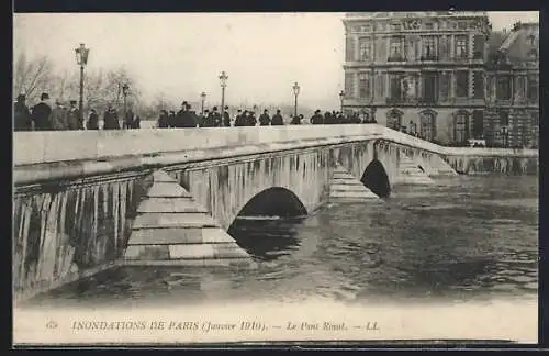 AK Paris, Inondations de Janvier 1910, Le Pont Royal