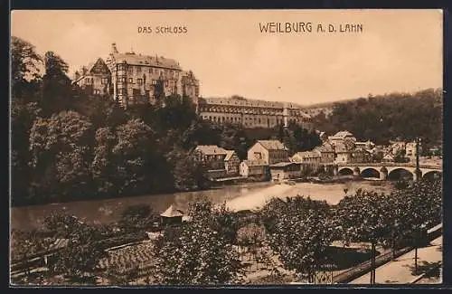 AK Weilburg a. d. Lahn, Flusspartie mit Schloss