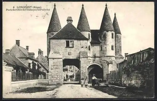 AK Longpont, Aisne, Porte fortifiée de l`Abbaye