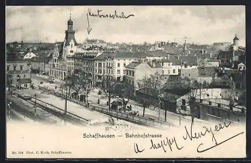 AK Schaffhausen, Passanten und Strassenbahn in der Bahnhofstrasse