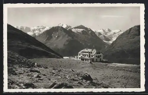 AK Muottas Muraigl, Panorama mit Hotel und Blick auf Bernina Gruppe