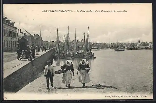 AK Les Sables-d`Olonne, La Cale du Port de la Poissonnerie, ensemble