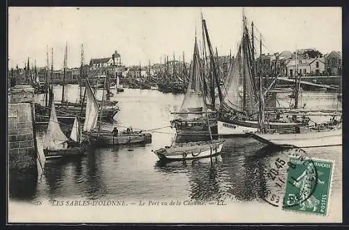 AK Les Sables-d`Olonne, Le port vu de la Chaume avec voiliers