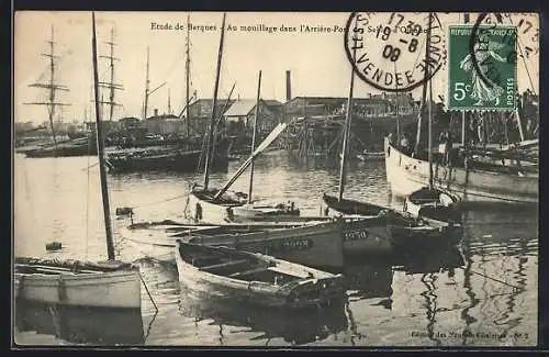 AK Les Sables-d`Olonne, Étude de barques au mouillage dans l`arrière-port