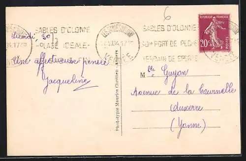 AK Les Sables-d`Olonne, Le Remblai et voitures anciennes en bord de mer