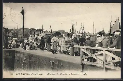 AK Les Sables-d`Olonne, Attendant les Bateaux de Sardines