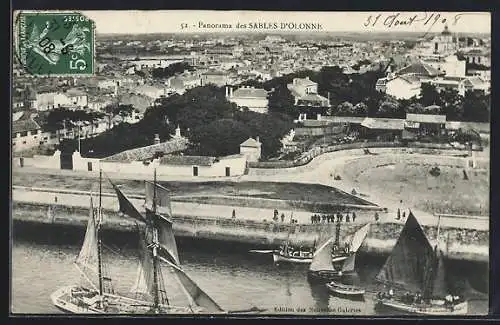 AK Les Sables-d`Olonne, Panorama avec voiliers et vue sur la ville depuis le port