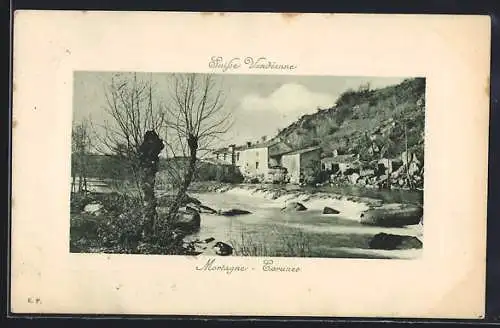 AK Montagne, Vue de la rivière et des maisons en bordure