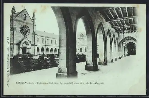 AK Lucon, Institution Richelieu, Les grands Cloîtres et facade de la Chapelle