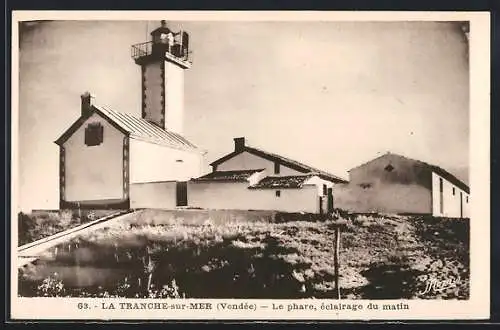 AK La Tranche-sur-Mer, le phare, éclairage du matin