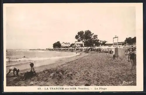 AK La Tranche-sur-Mer, La Plage et ses baigneurs en été