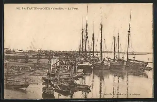 AK La Faute-sur-Mer, Le Port avec voiliers amarrés