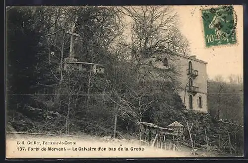 AK Mervent, Le Calvaire d`en bas de la Grotte dans la Forêt de Mervent