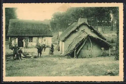 AK La Parée Creuse, chaumières en forêt des Monts