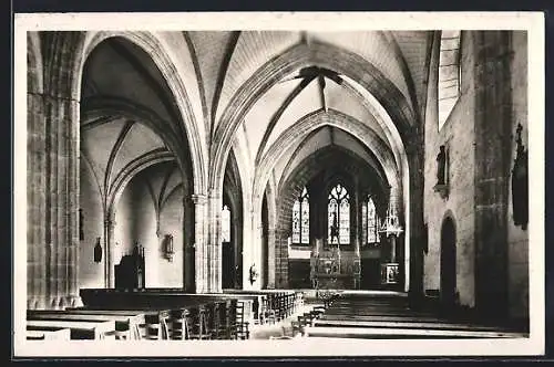 AK Montournais, Intérieur de l`église Saint-André-le-Bas avec voûtes gothiques majestueuses