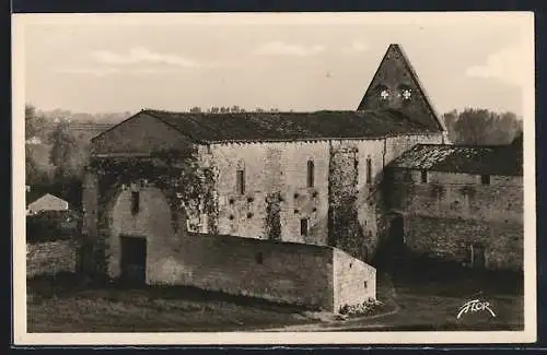 AK Maillezais, Vue d`ensemble de l`ancien Monastère du XIIIe siècle