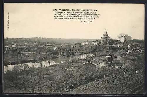 AK Mareuil-sur-le-Lay, Vue pittoresque des toits et de l`église sur les vallons enchanteurs