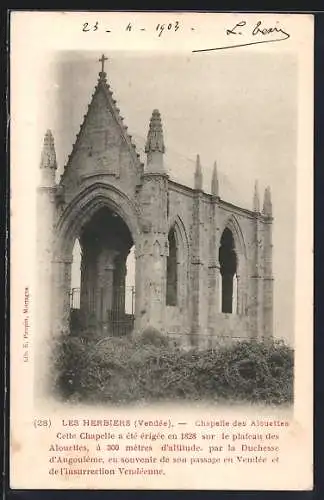 AK Les Herbiers, Chapelle des Alouettes érigée en 1828 sur le plateau des Alouettes