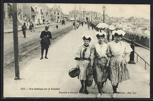 AK Les Sables-d`Olonne, Nos Sablaises sur le Remblai