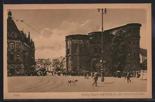 AK Trier, Porta Nigra mit Blick in die Simeonstrasse