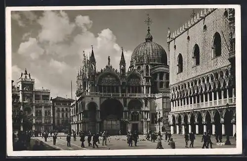 AK Venedig, St. Markus-Platz