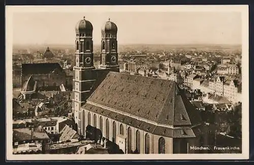 AK München, Totalansicht mit Frauenkirche