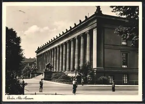 AK Berlin, Altes Museum mit Strassenpartie