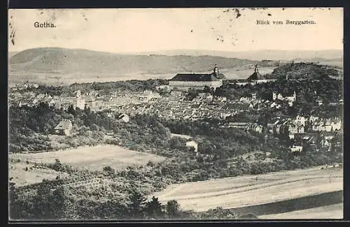 AK Gotha, Blick vom Berggarten mit Schloss