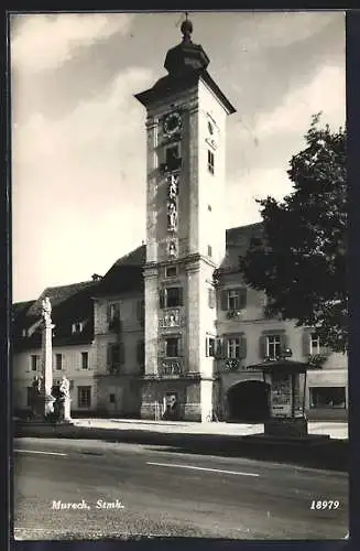 AK Mureck /Stmk., Blick zum Rathaus mit Denkmal