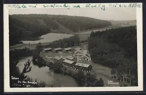 AK Týn nad Vltavou, Ferienhäuser am Fluss