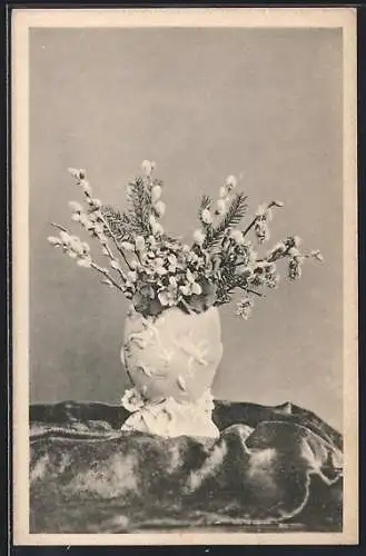 Künstler-AK Brüder Kohn (B.K.W.I) Nr.4632-3: Blumen mit Tannenzweigen und Maikätzchen in einer Vase