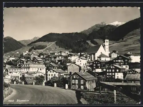 AK Disentis, Teilansicht mit Kirche und Strassenpartie