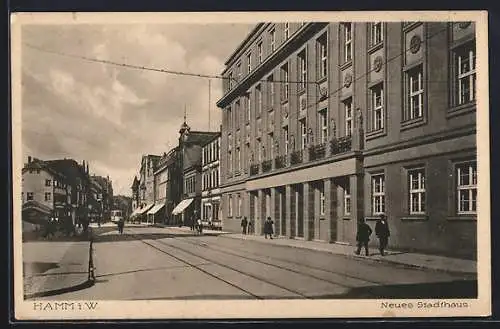 AK Hamm i. W., Neues Stadthaus mit Geschäften und Passanten