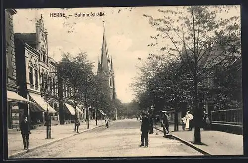 AK Herne, Geschäfte und Passanten in der Bahnhofstrasse