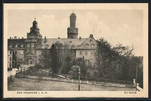 AK Bad Homburg, Strassenpartie am Schloss
