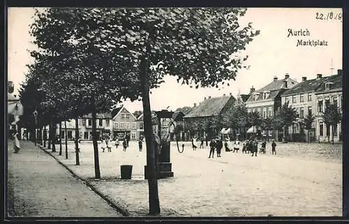 AK Aurich / Ostfriesland, Marktplatz, Strassenpartie mit Geschäften