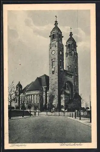 AK Dresden-Strehlen, Christuskirche mit Strassenpartie